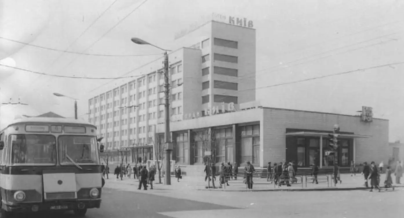 Будівля готелю “Київ” у Кропивницькому чекає на реконструкцію — інвесторів шукають вже понад п’ять років