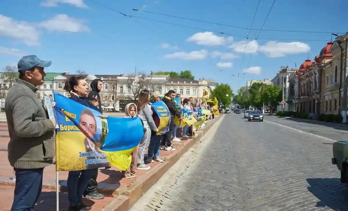 Акція на підтримку полонених та зниклих безвісти захисників пройшла у Кропивницькому