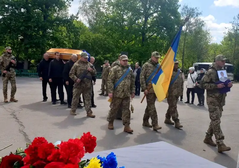 Кропивницький попрощався з підполковником Валентином Ведмедерою