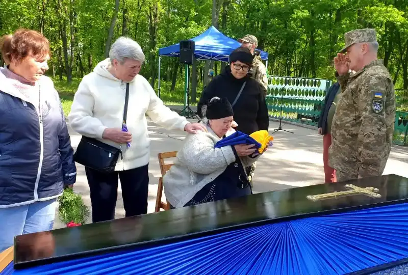 Кропивницький попрощався з підполковником Валентином Ведмедерою
