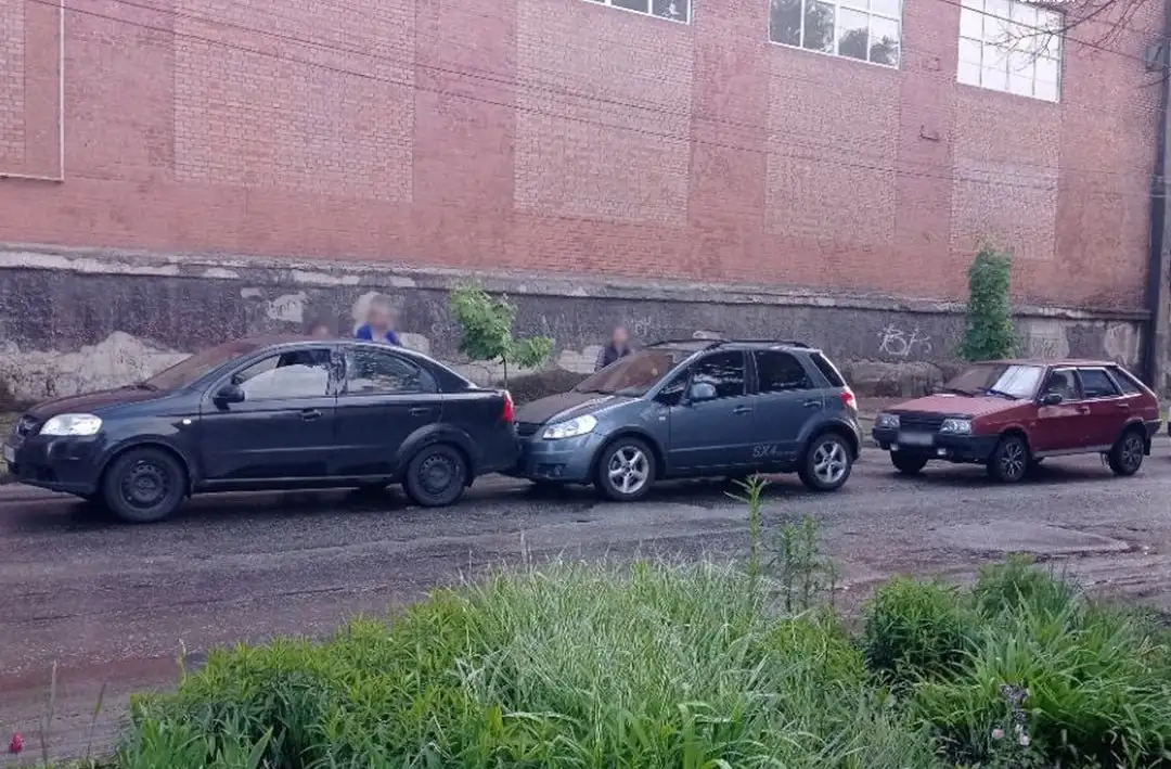 У Кропивницькому вранці сталася потрійна ДТП: винуватцю загрожує відповідальність