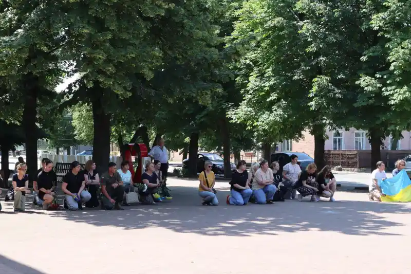 Новоукраїнська громада провела в останню путь загиблого бійця Дмитра Римаря