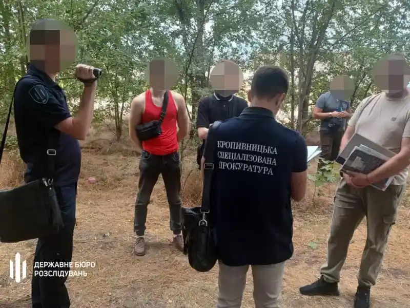 У Кропивницькому викрили ексчиновника ТЦК на спробі отримати хабар за “непомітний” облік