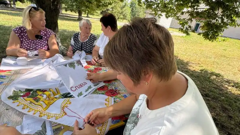 На Кіровоградщині вишивають “Рушник перемоги” для зустрічі захисників